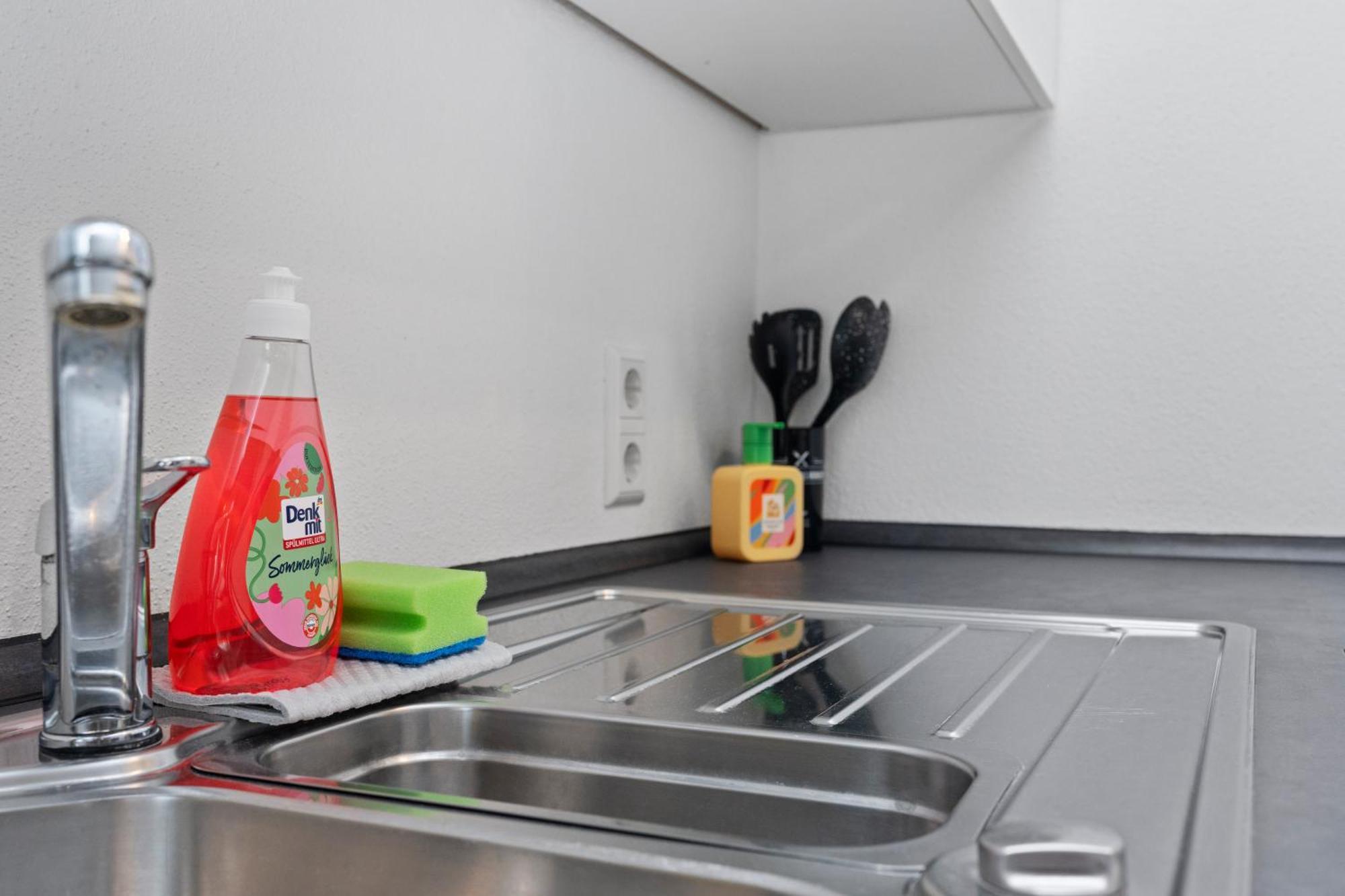 Seeschilf Apartments In Friedrichshafen Room photo